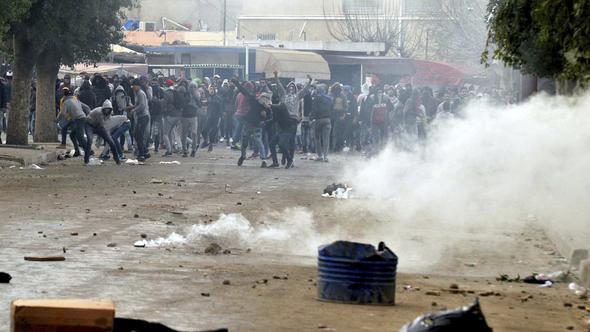 Tunus’taki protestolarda 200 den fazla gözaltı